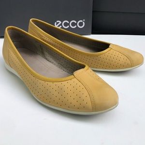 ECCO Touch Ballerina 2.0 Perforated Ballet Flat 41